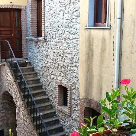 La Corte Dei Filangieri * Candida