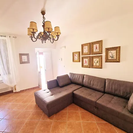 La Corte Dei Filangieri Affittacamere Candida