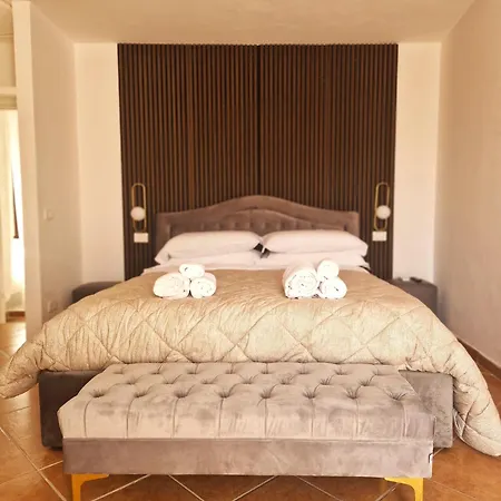 La Corte Dei Filangieri Affittacamere Candida